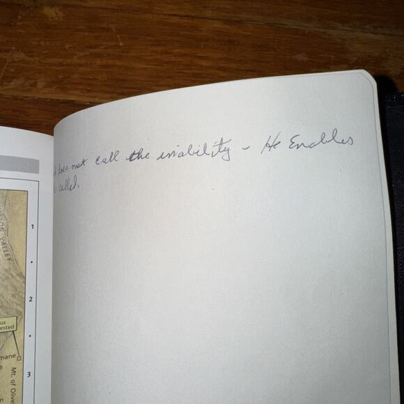 NIV Large Print Thinline Bible 1996 Black Bonded Leather Damaged Ribbon - Picture 15 of 15